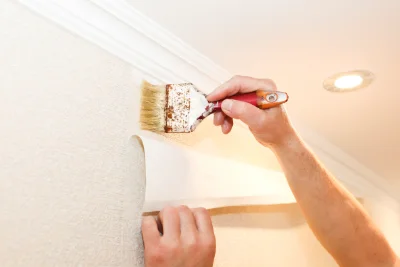 Pose de papier peint à Charnod — revêtements muraux et toiles de verre
